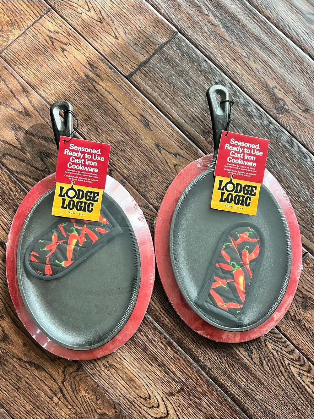 Lodge Logic Oval Cast Iron Skillet Set